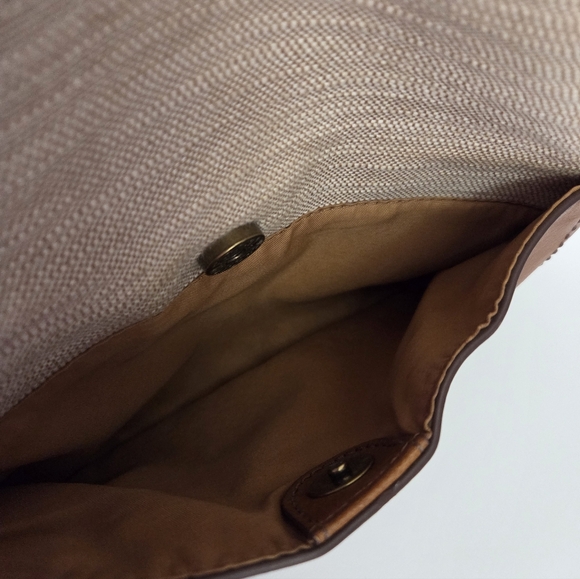 Fossil Tan Shoulder Bag with Embossed Logo - Picture 11 of 16
